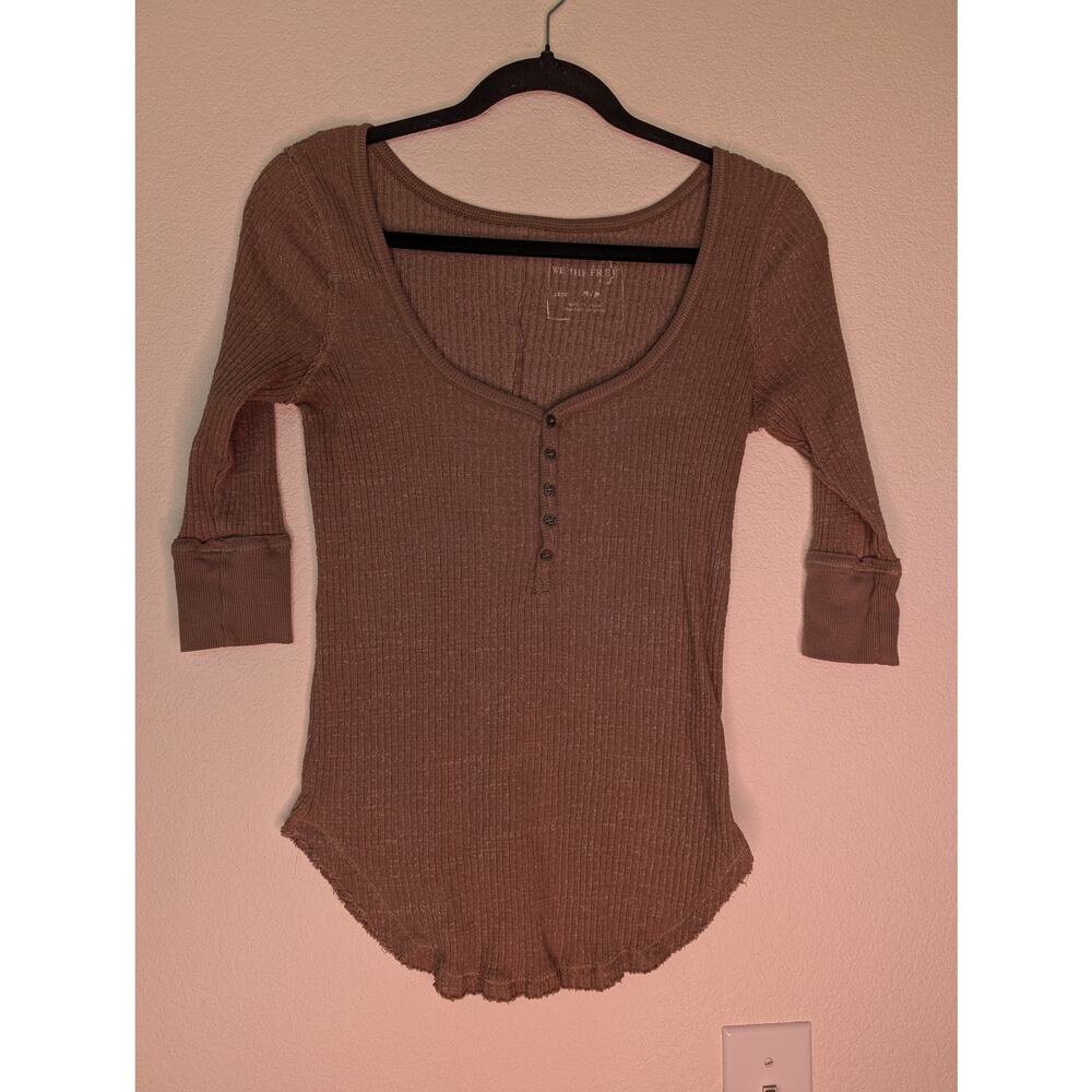 Free People We the Free Brown Ribbed Henley Top M 3/4 Sleeve Buttons Boho Basic